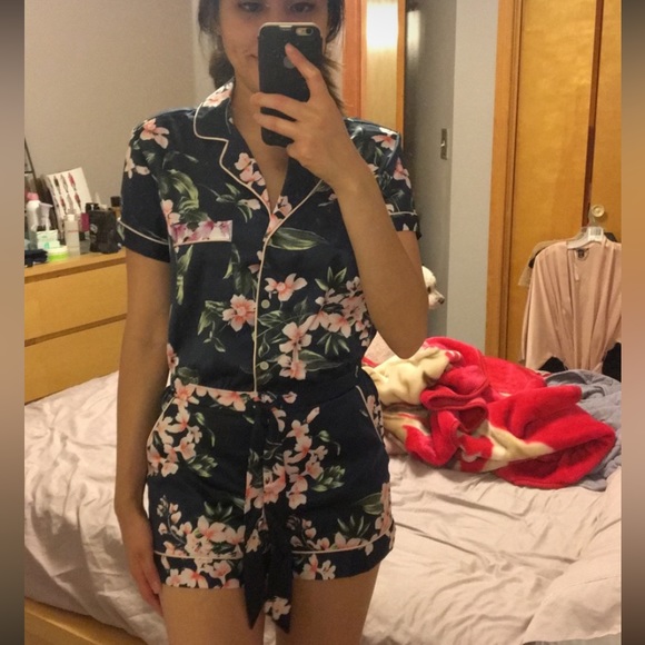VS Tropical Floral Satin Romper - Picture 8 of 8
